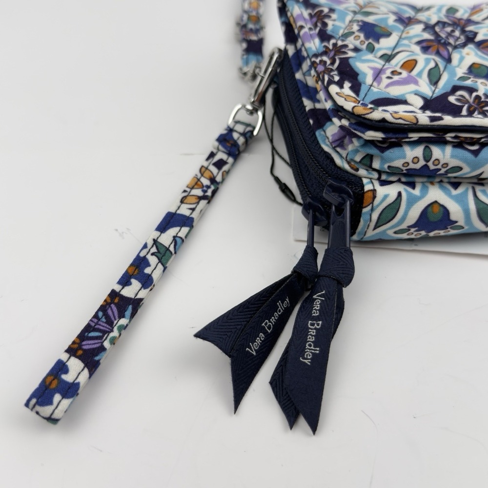 Vera Bradley RFID 3-in-1 Crossbody Wristlet Wallet Lisbon Medallion Cool NWT - Picture 3 of 16